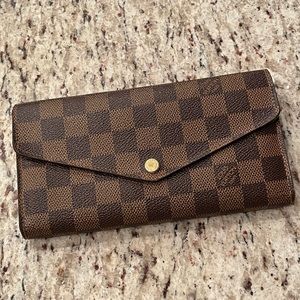*SOLD* Louis Vuitton Sarah Wallet Damier Ebene
